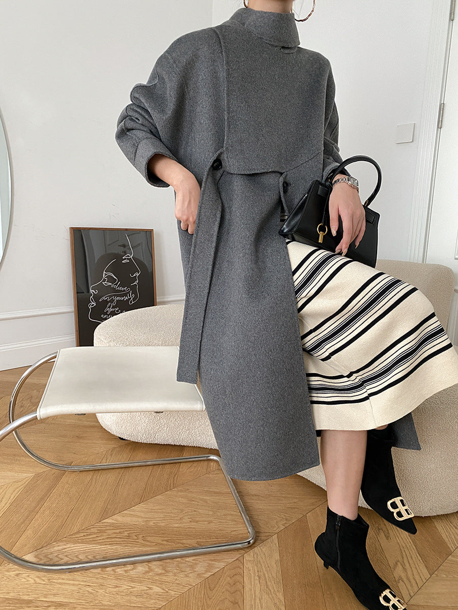French-style square neck striped knit dress with a sense of design