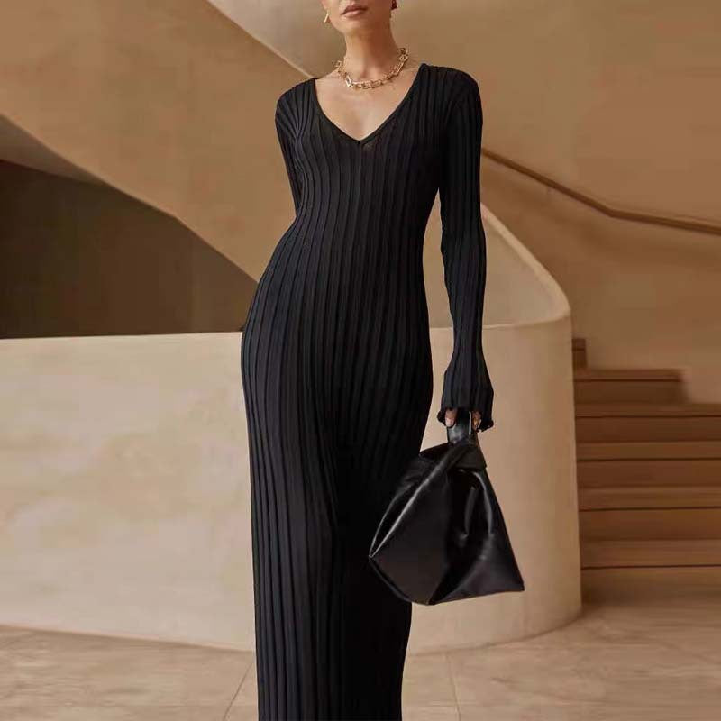 V-neck flared long-sleeved knit dress with elegant vertical stripes